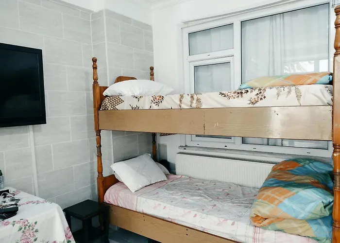 Twenty One House Hotel *