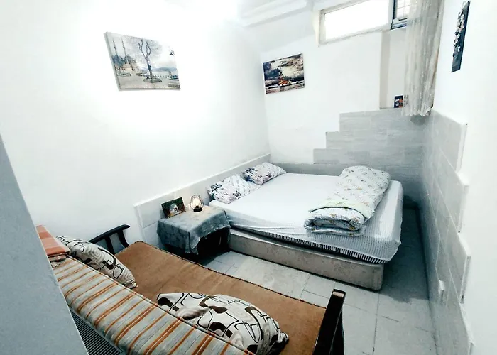 Twenty One House